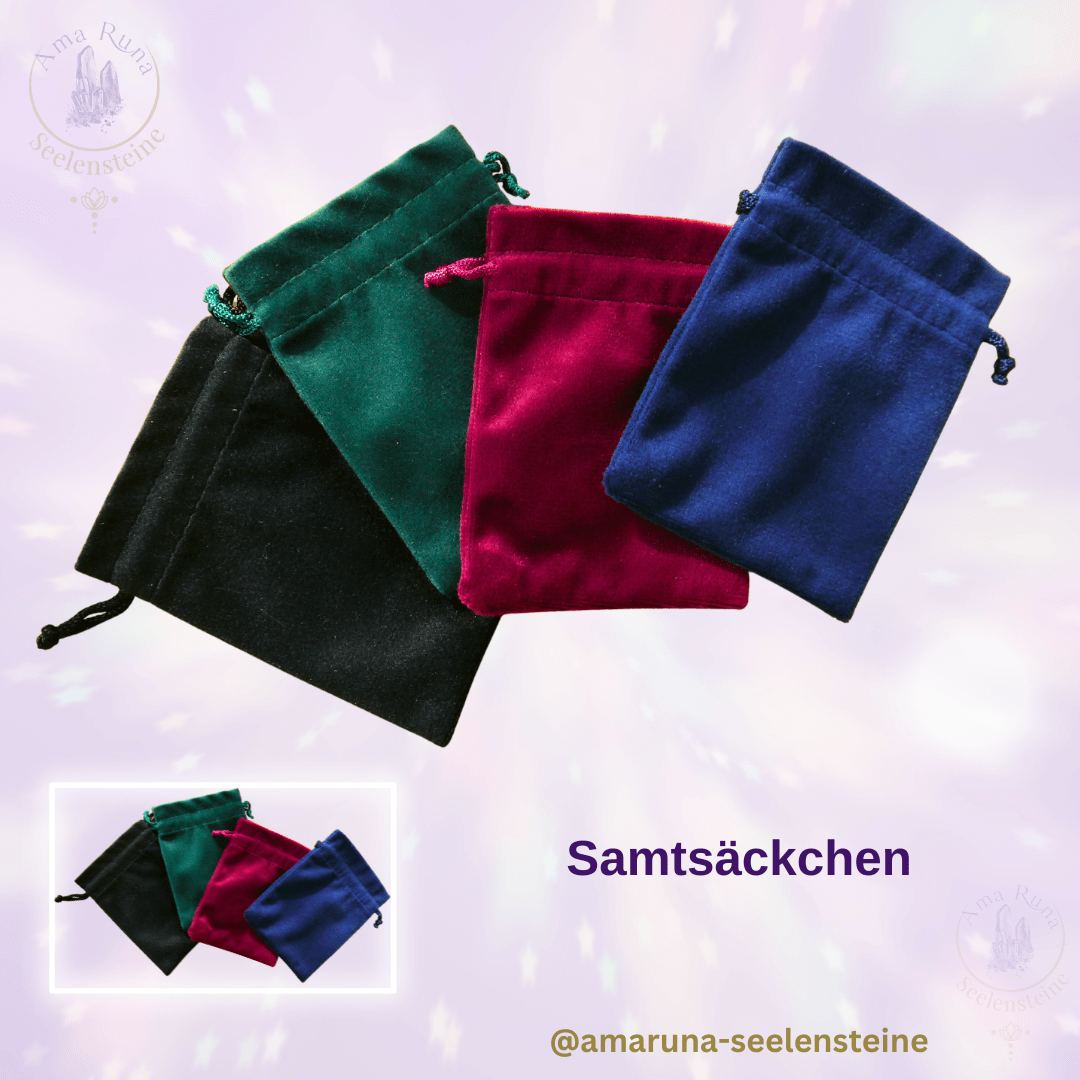 Weiche Samtsäckchen in verschiedenen Farben – sanfter und edler Schutz für Steine und Pendel, ideal zur Aufbewahrung und als Geschenk.