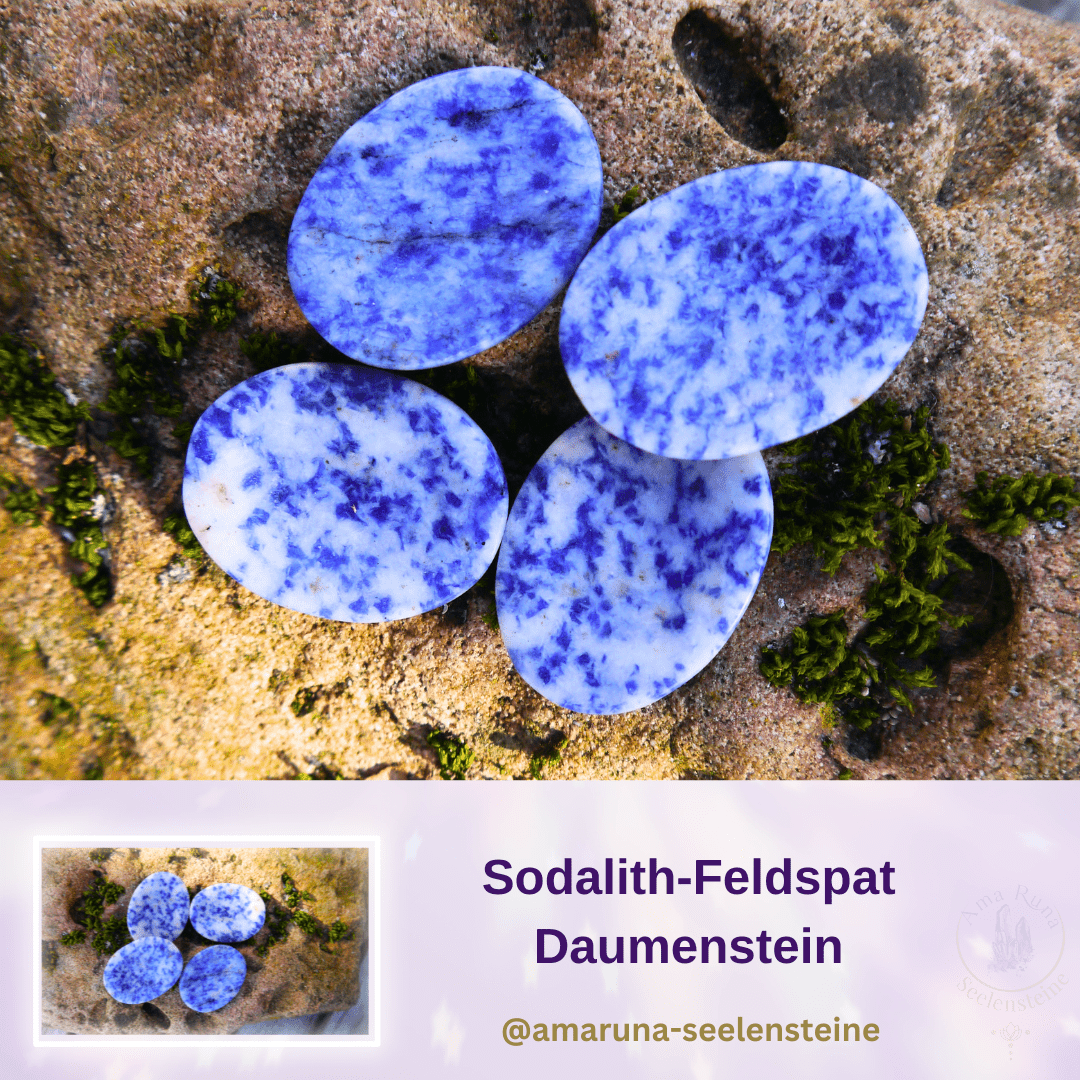 Blauer Sodalith mit Feldspat Daumenstein – fördert Weisheit, geistige Klarheit und authentische Kommunikation und stärkt die innere Stimme.
